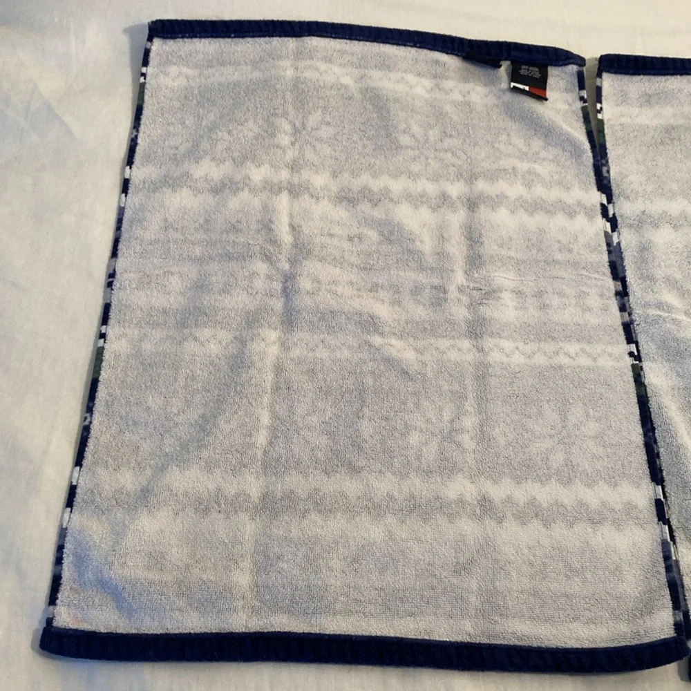 Tommy Hilfiger  Snowflake Patterned hand towels set